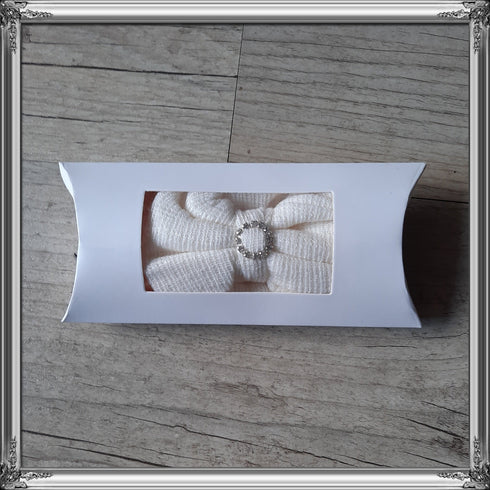 Round jewelry knot headband